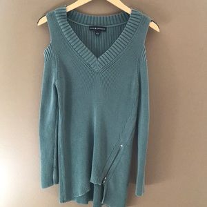 Teal Rock & Republic cold shoulder top